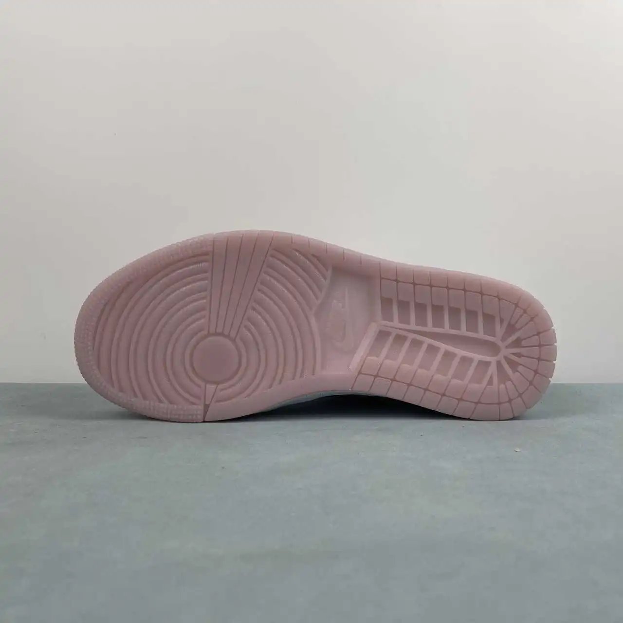 Air Jordan 1 Low IB8859-101 11