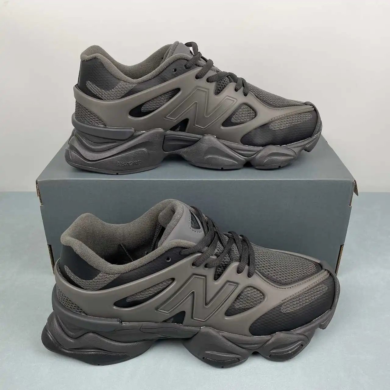 New Balance 9060 U9060IAA
