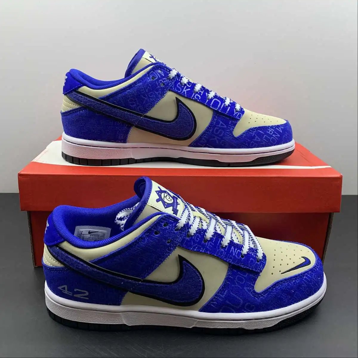 Nike Dunk Low DV2203-400