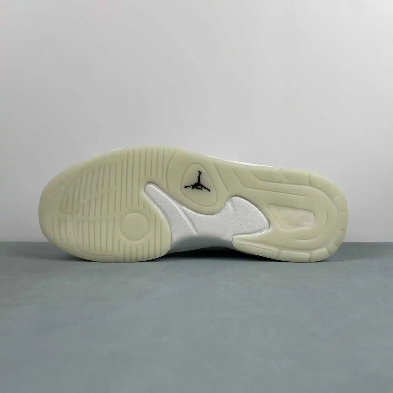 Air Jordan Formula 23 HV4092-100 11