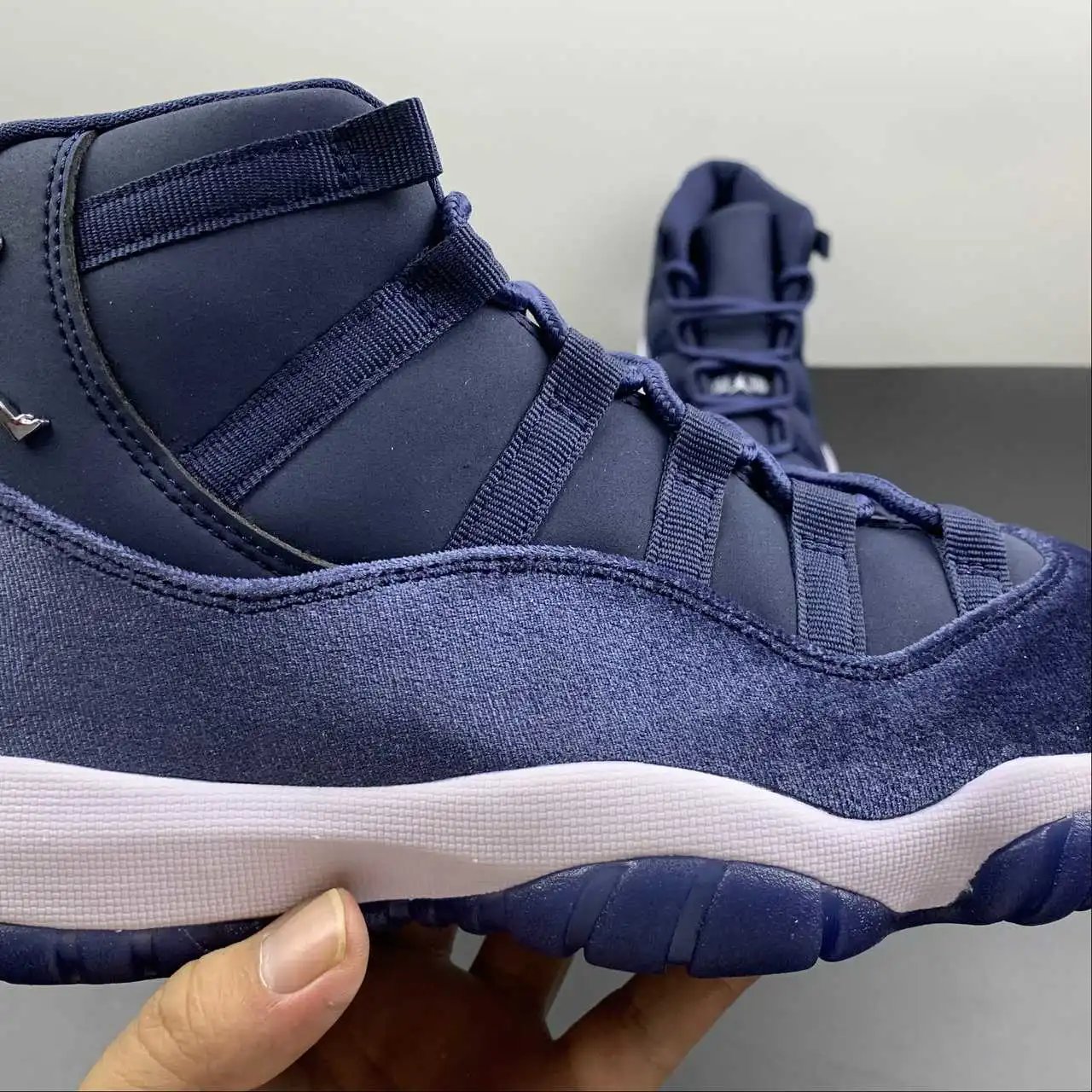 Air Jordan 11 AR0715-441 9