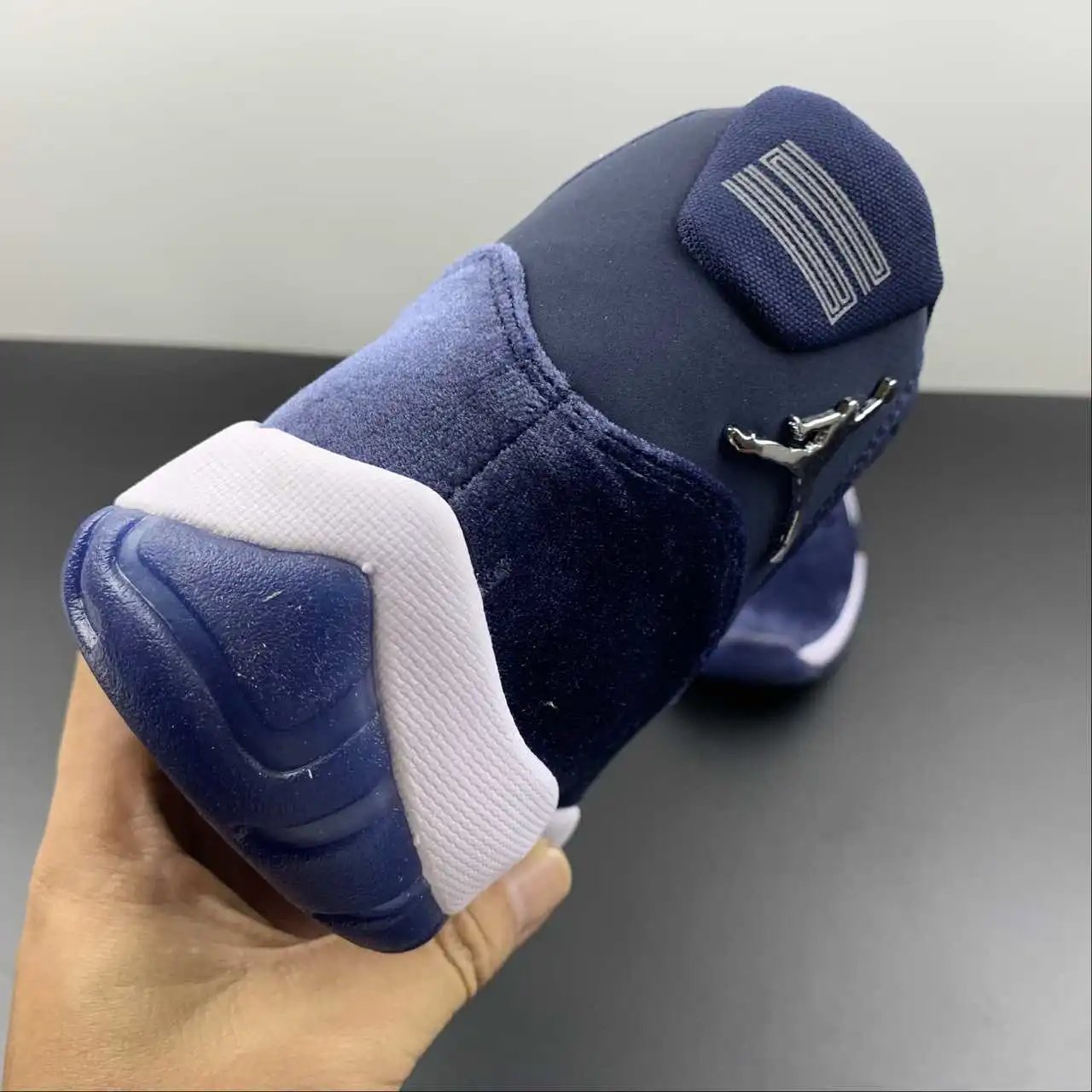Air Jordan 11 AR0715-441 10
