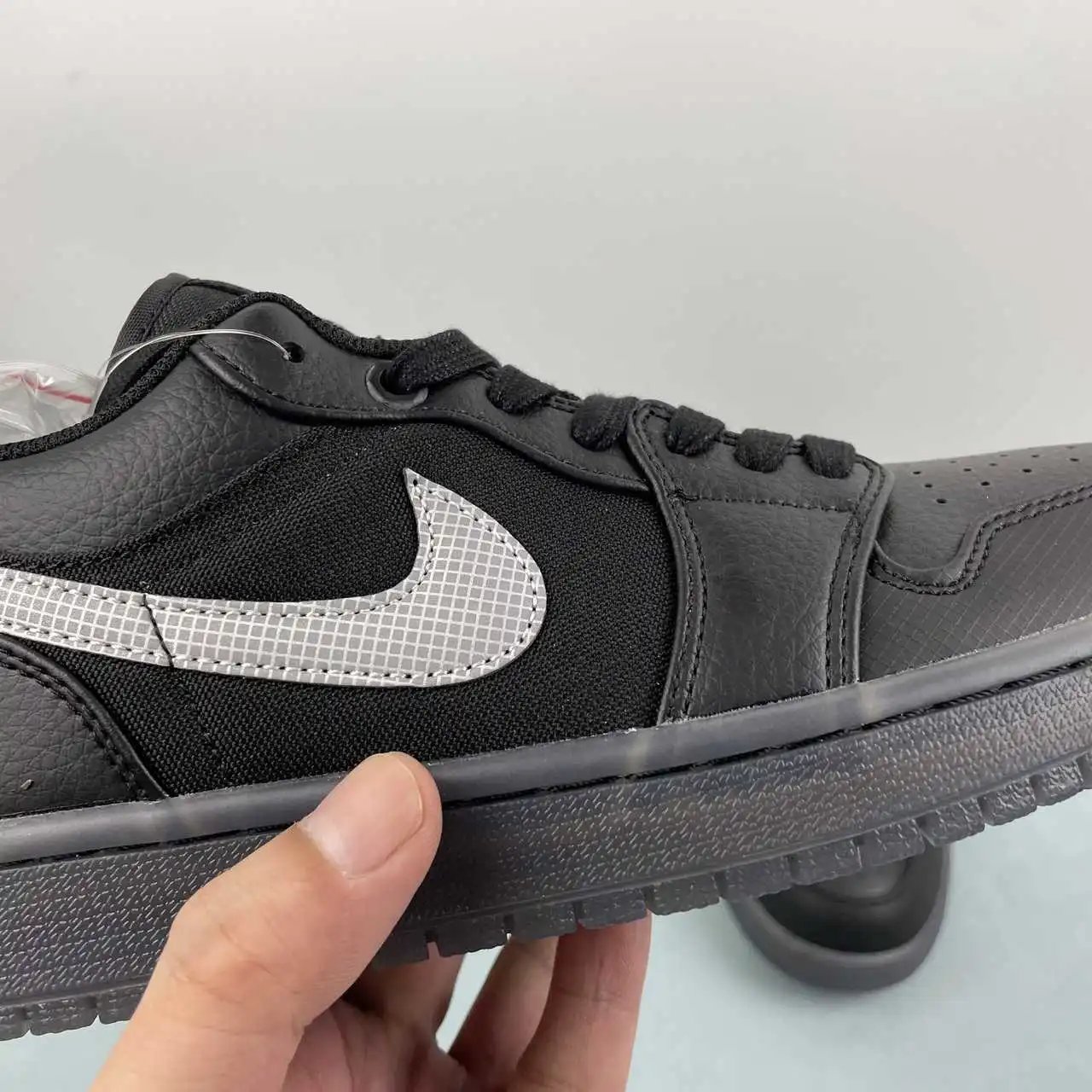 Air Jordan 1 Low HV5968-001 9