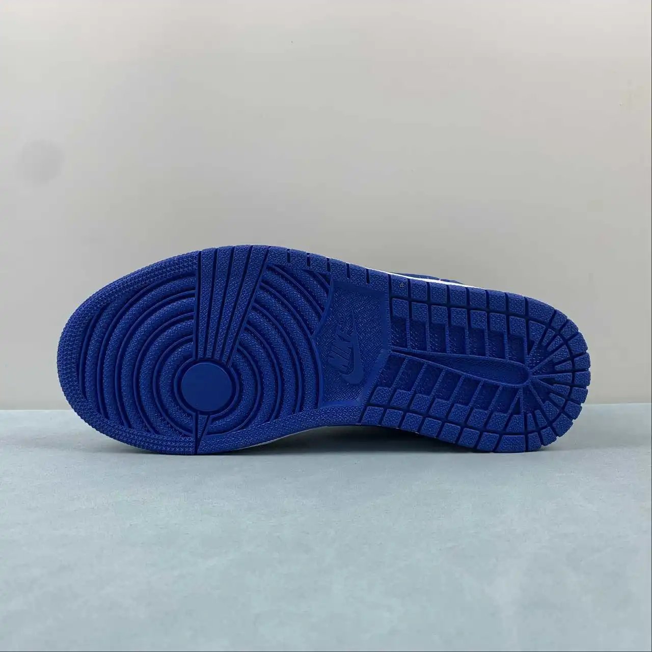Air Jordan 1 Low 553560-140 11