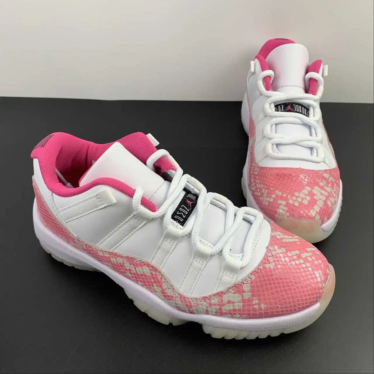 Air Jordan 11 AH7860-106 thumbnail 2
