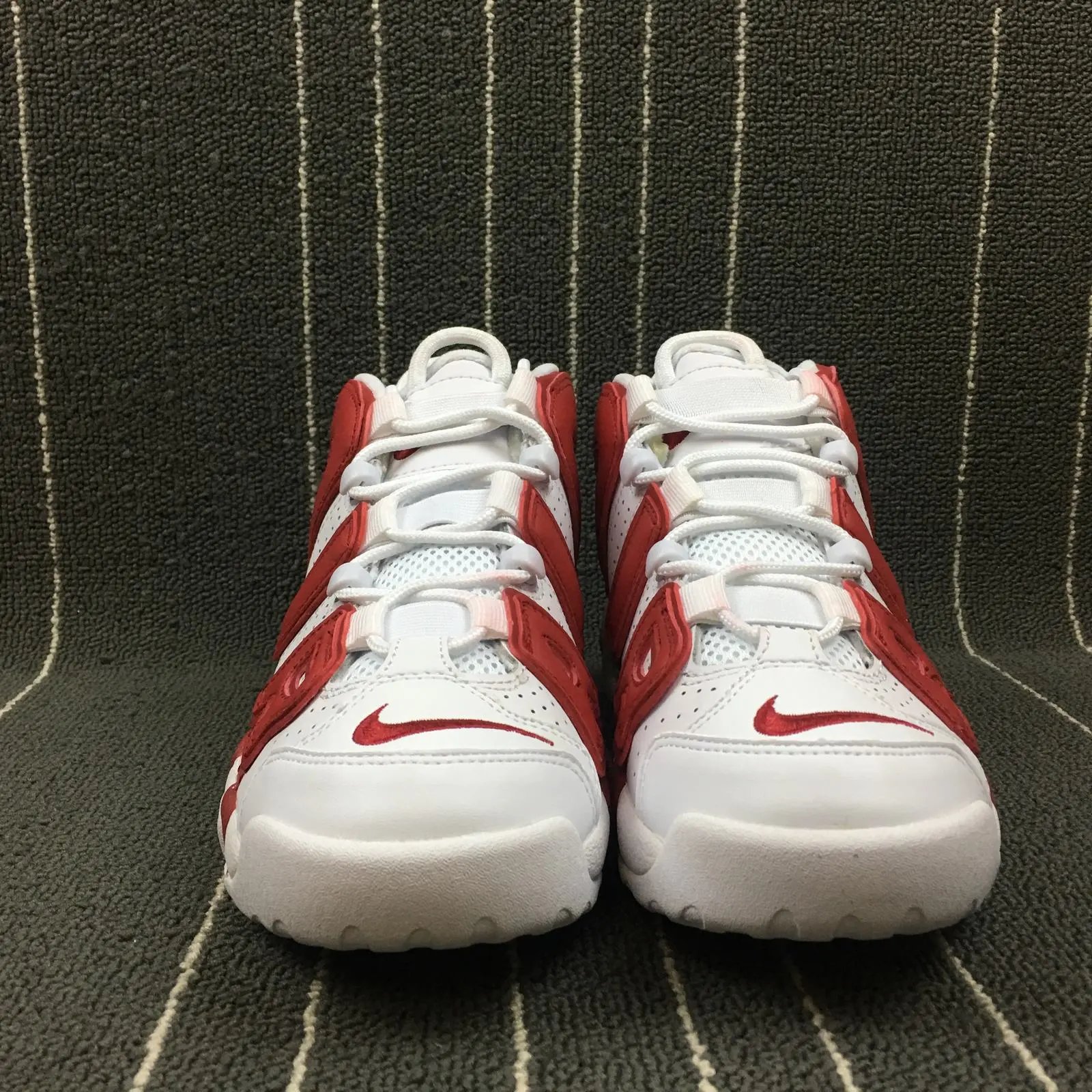 Nike Air More Uptempo Red White thumbnail 2