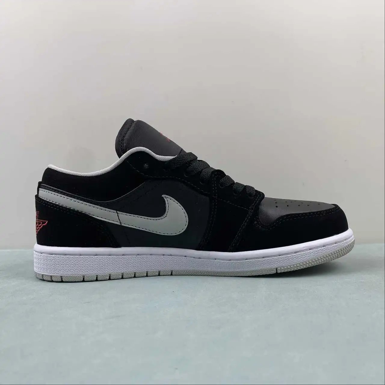 Air Jordan 1 Low 553558-032 6