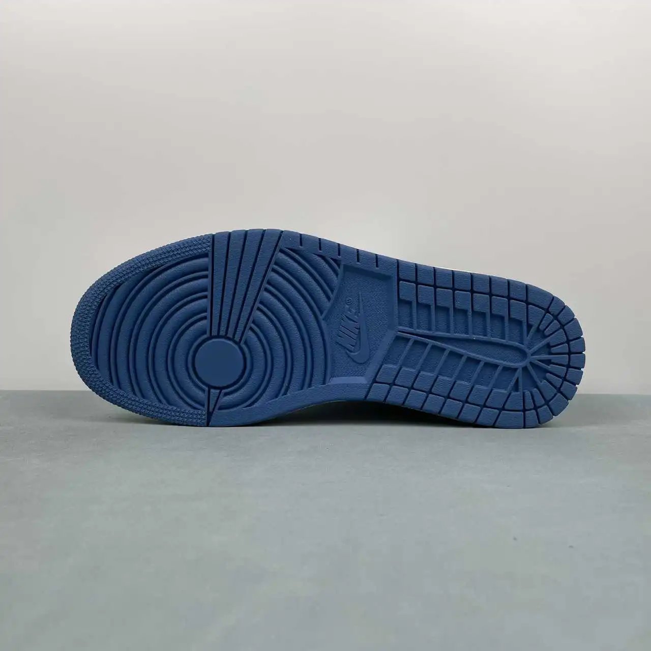 Air Jordan 1 Low DM7866-104 11