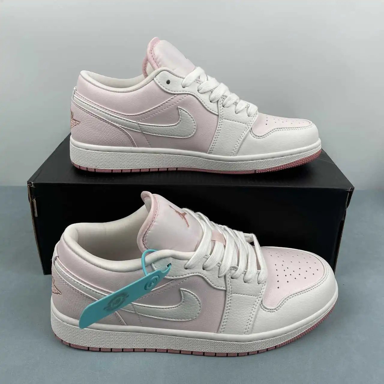 Air Jordan 1 Low IH0823-611