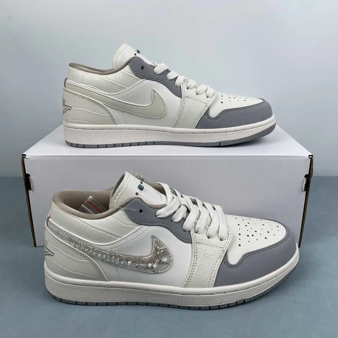 Air Jordan 1 Low IH7323-100