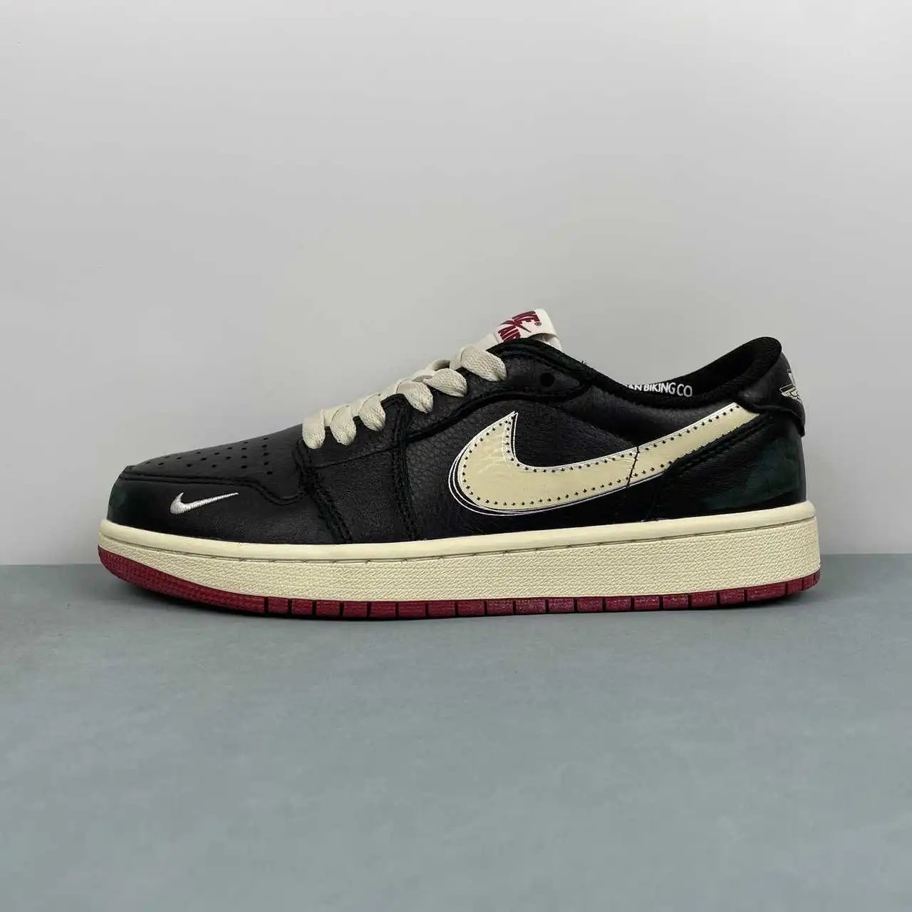Air Jordan 1 Low IB8958-001 5