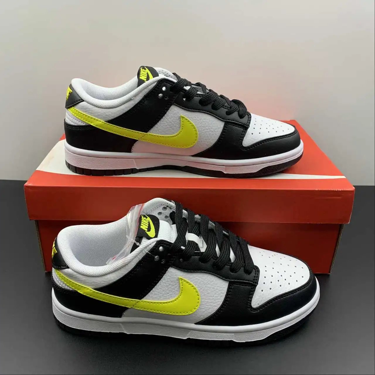 Nike Dunk Low FQ2431-001