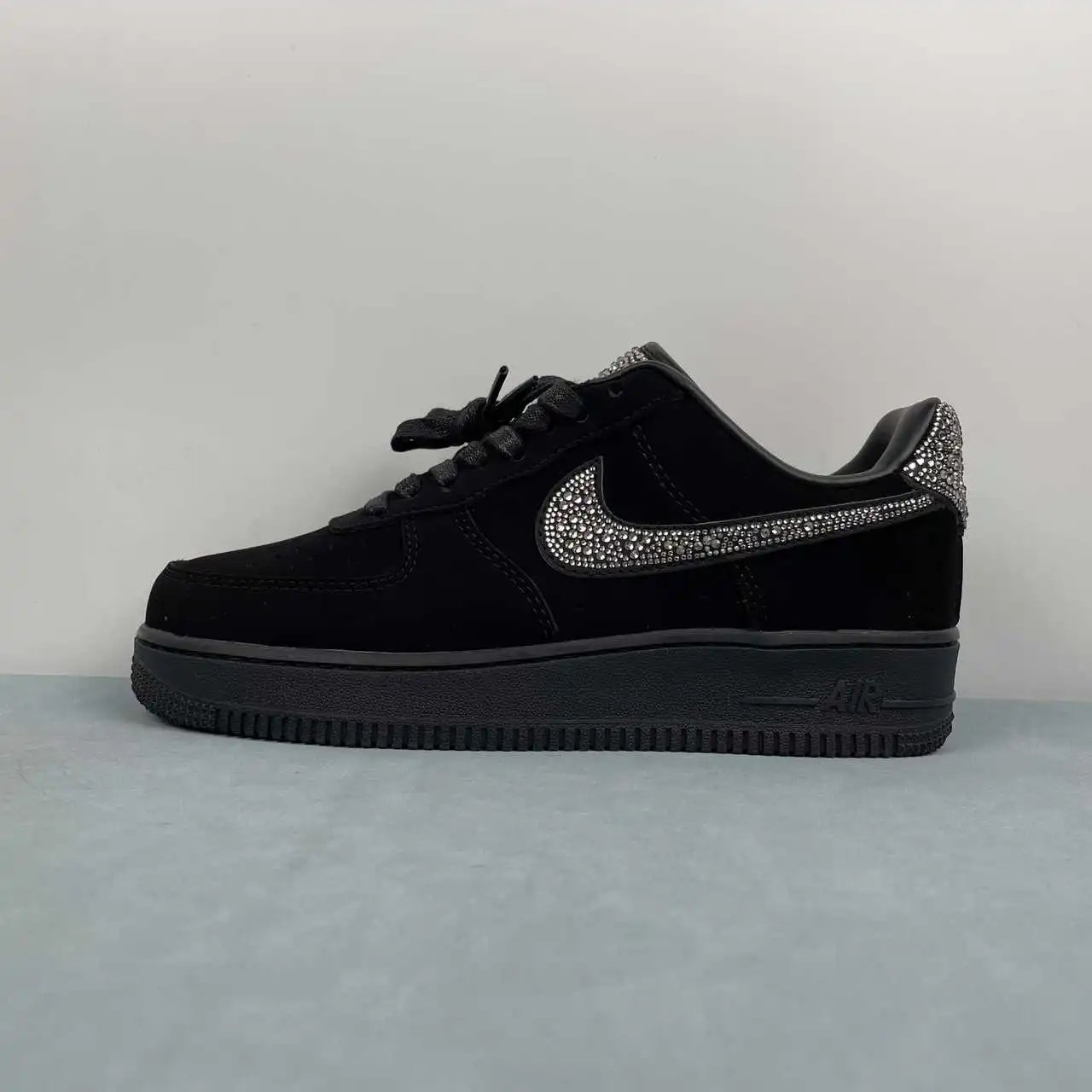 Nike Air Force 1 IH1943-001 thumbnail 4