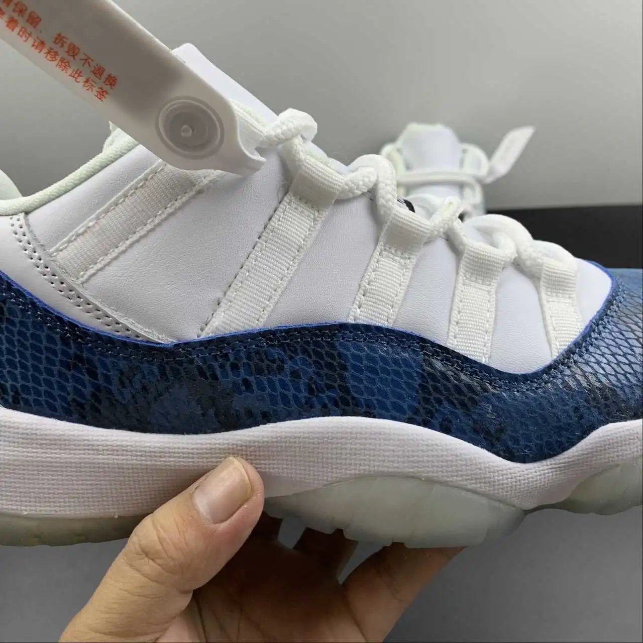 Air Jordan 11 CD6846-102 9