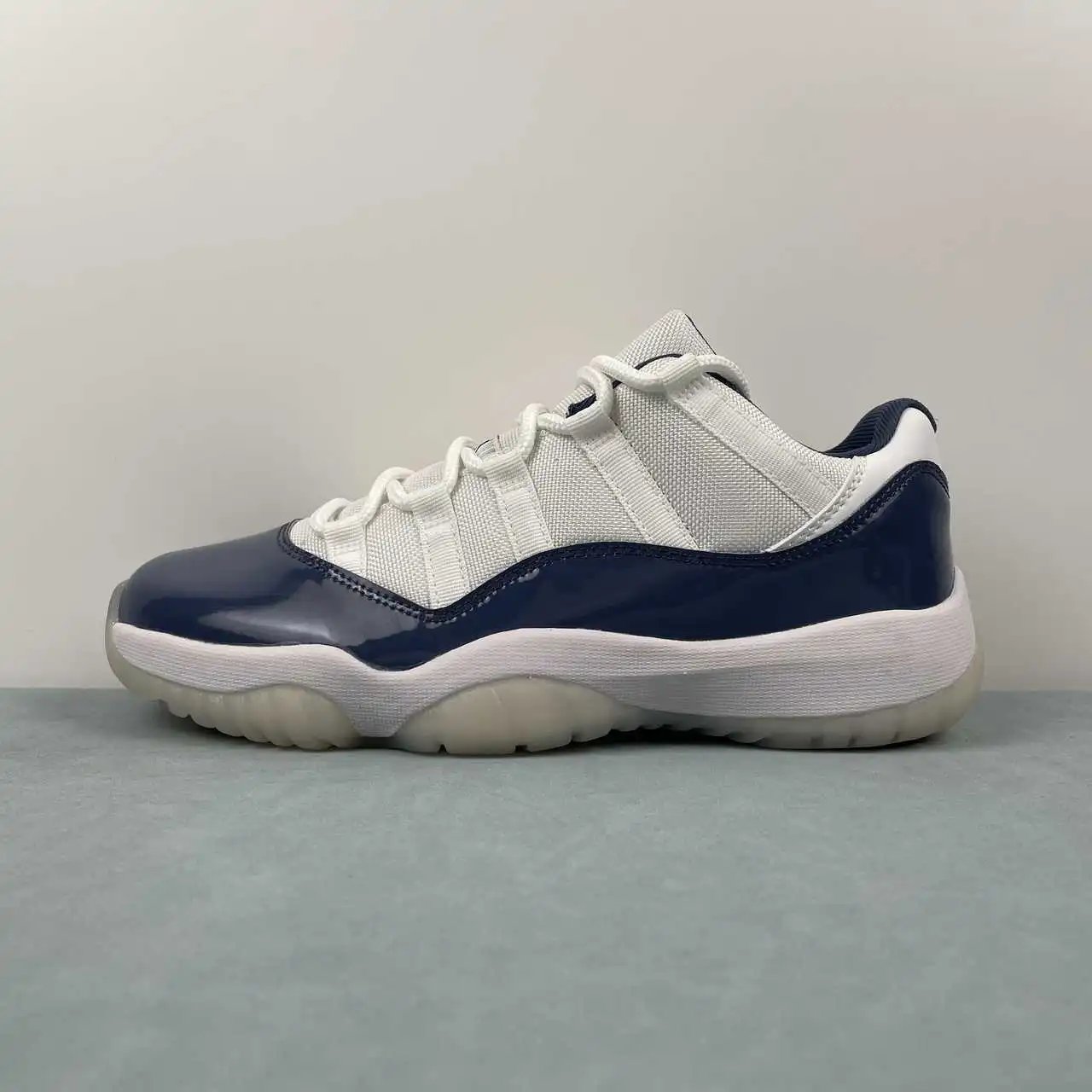 Air Jordan 11 FV5104-104 6