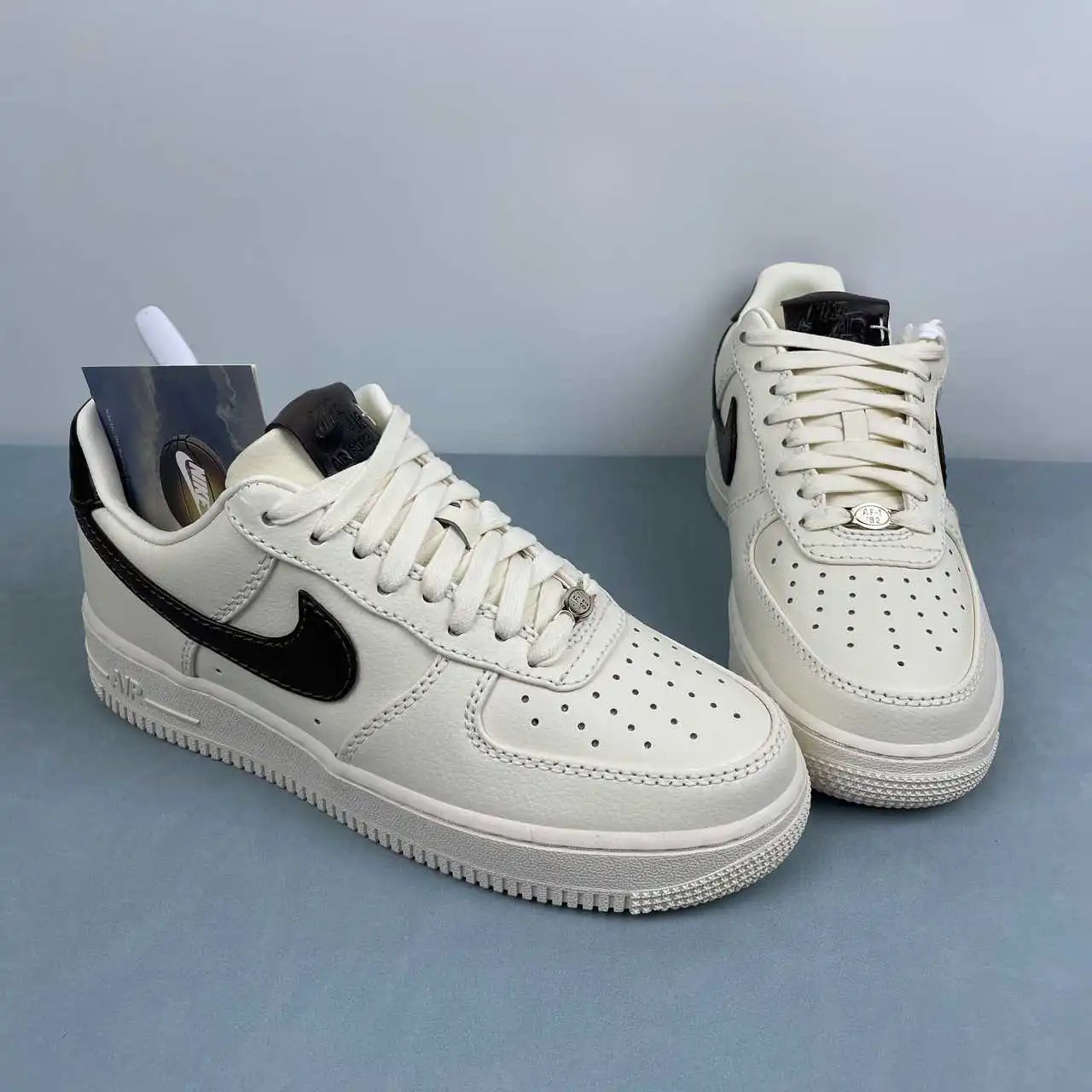 Nike Air Force 1 IH7332-001 thumbnail 2