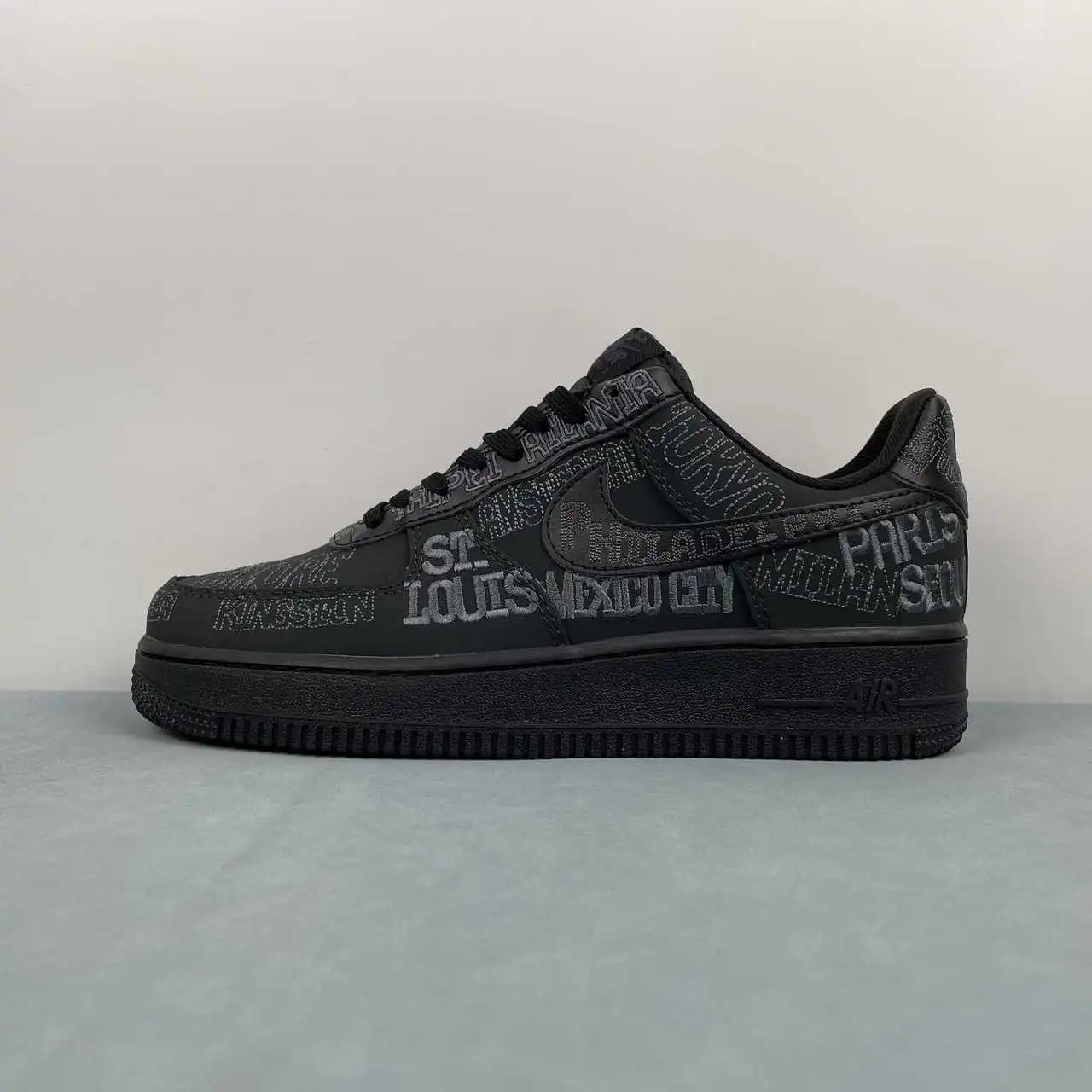 Nike Air Force 1 II1549-001 thumbnail 4