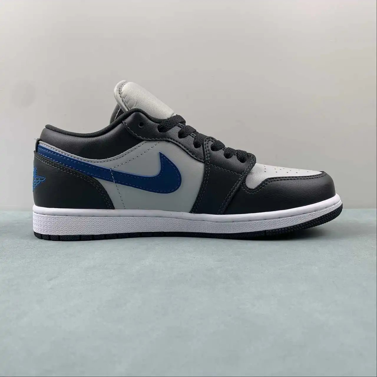Air Jordan 1 Low DC0774-040 6