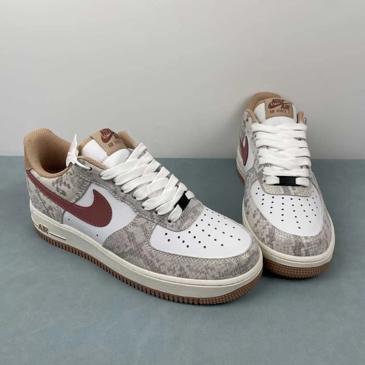 Nike Air Force 1 HF2898-100 thumbnail 2
