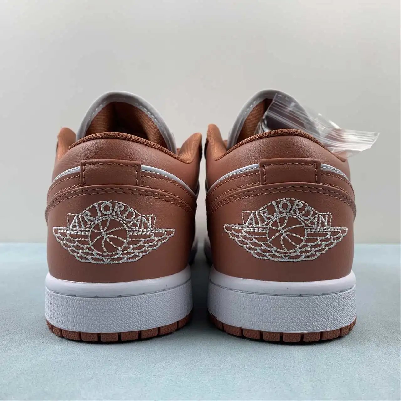 Air Jordan 1 Low DC0774-080 thumbnail 4