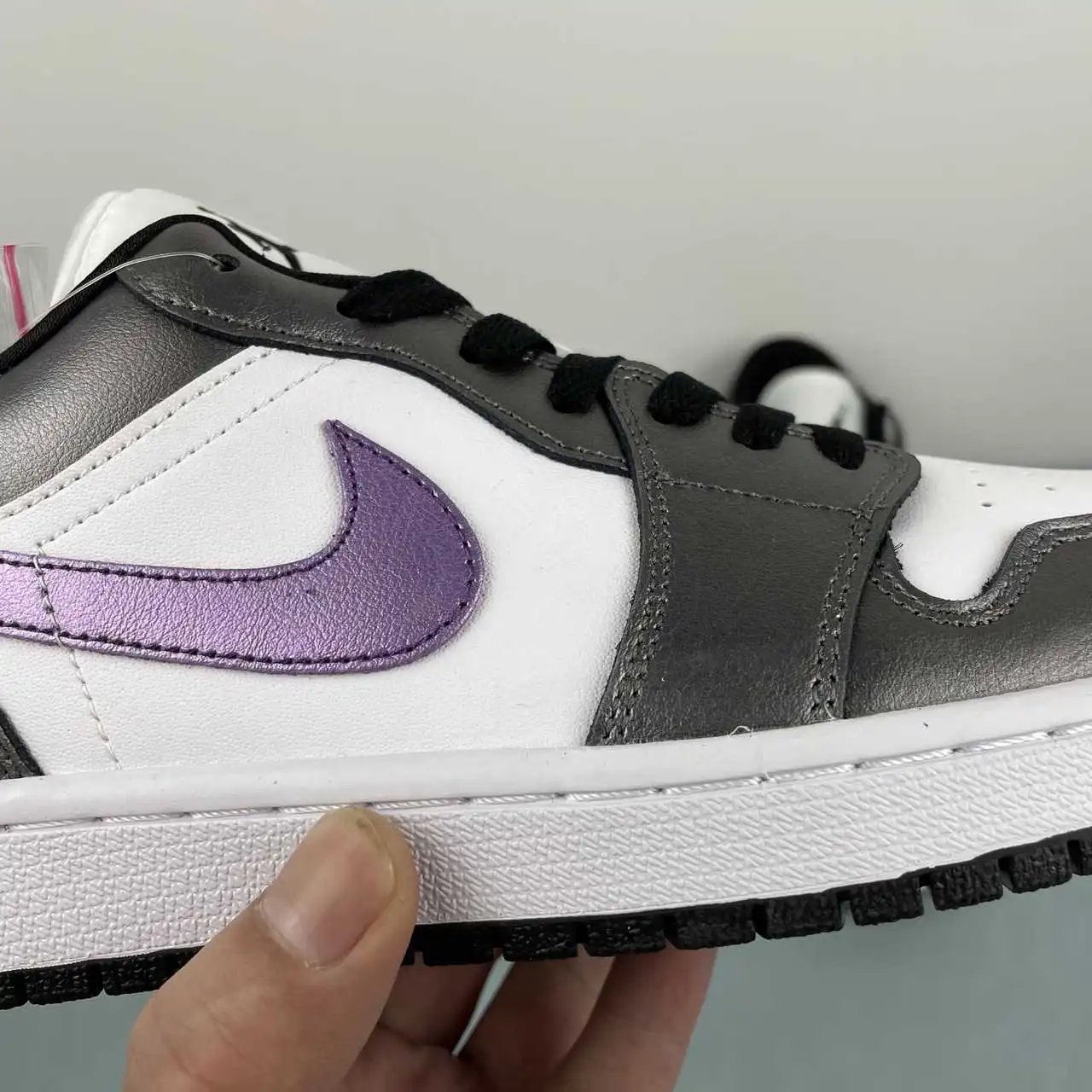 Air Jordan 1 Low HJ5910-105 9