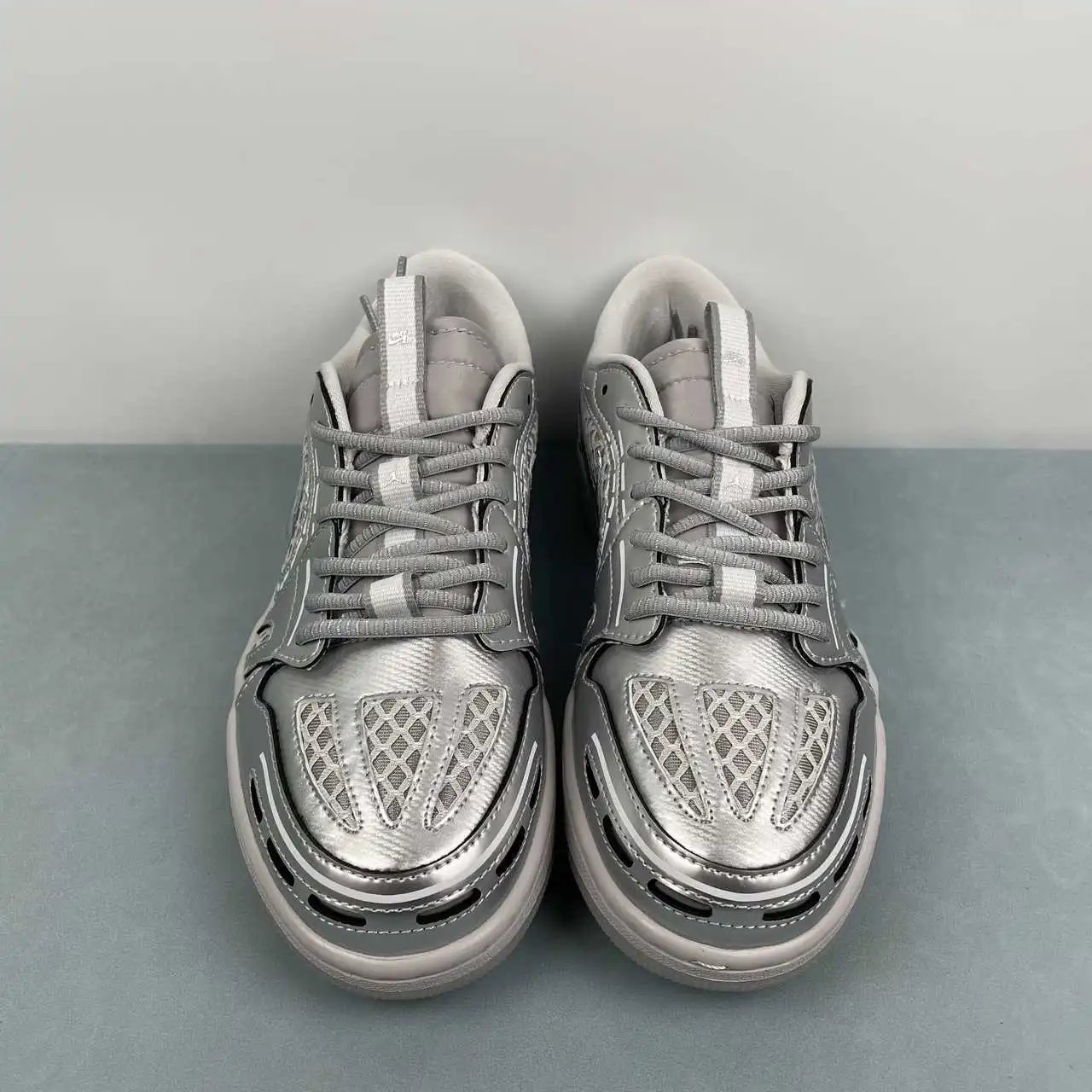 Air Jordan 1 Low HQ2186-002 thumbnail 3