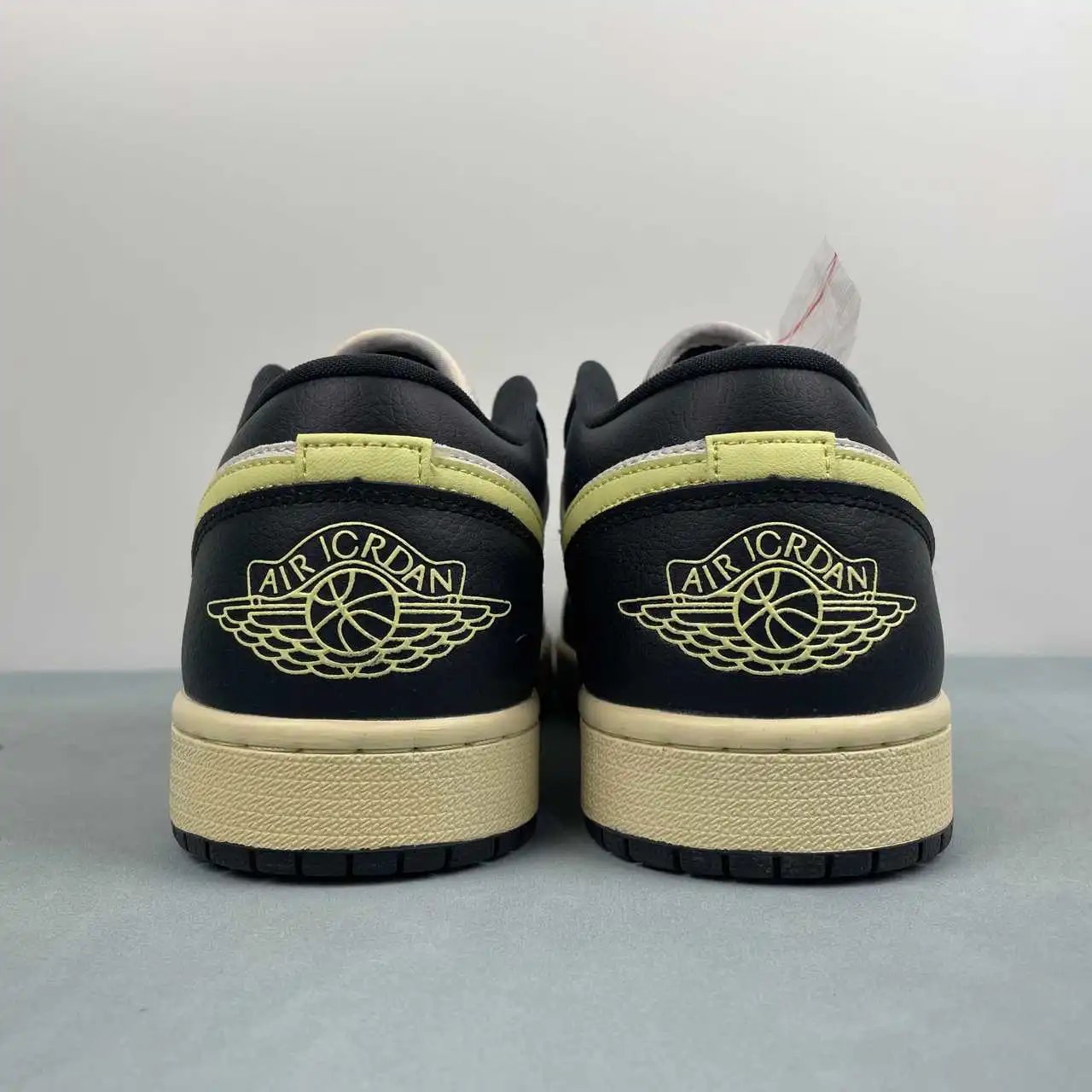 Air Jordan 1 Low HQ3009-003 thumbnail 4