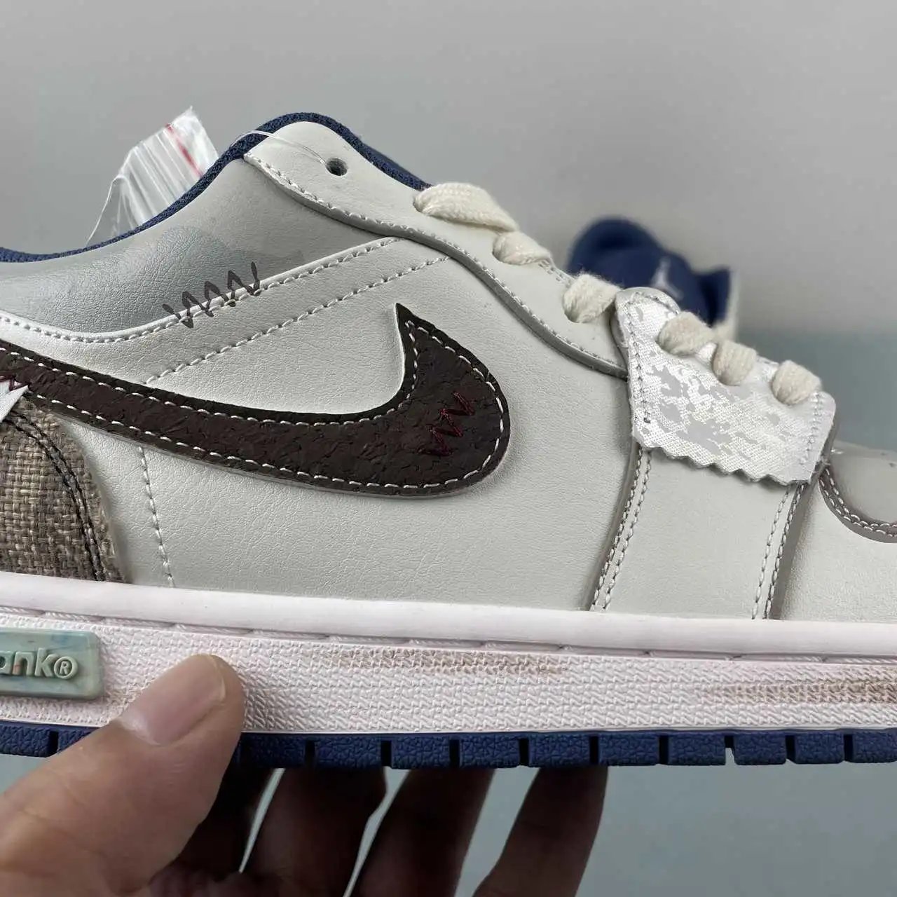 Air Jordan 1 Low 53558-414 9