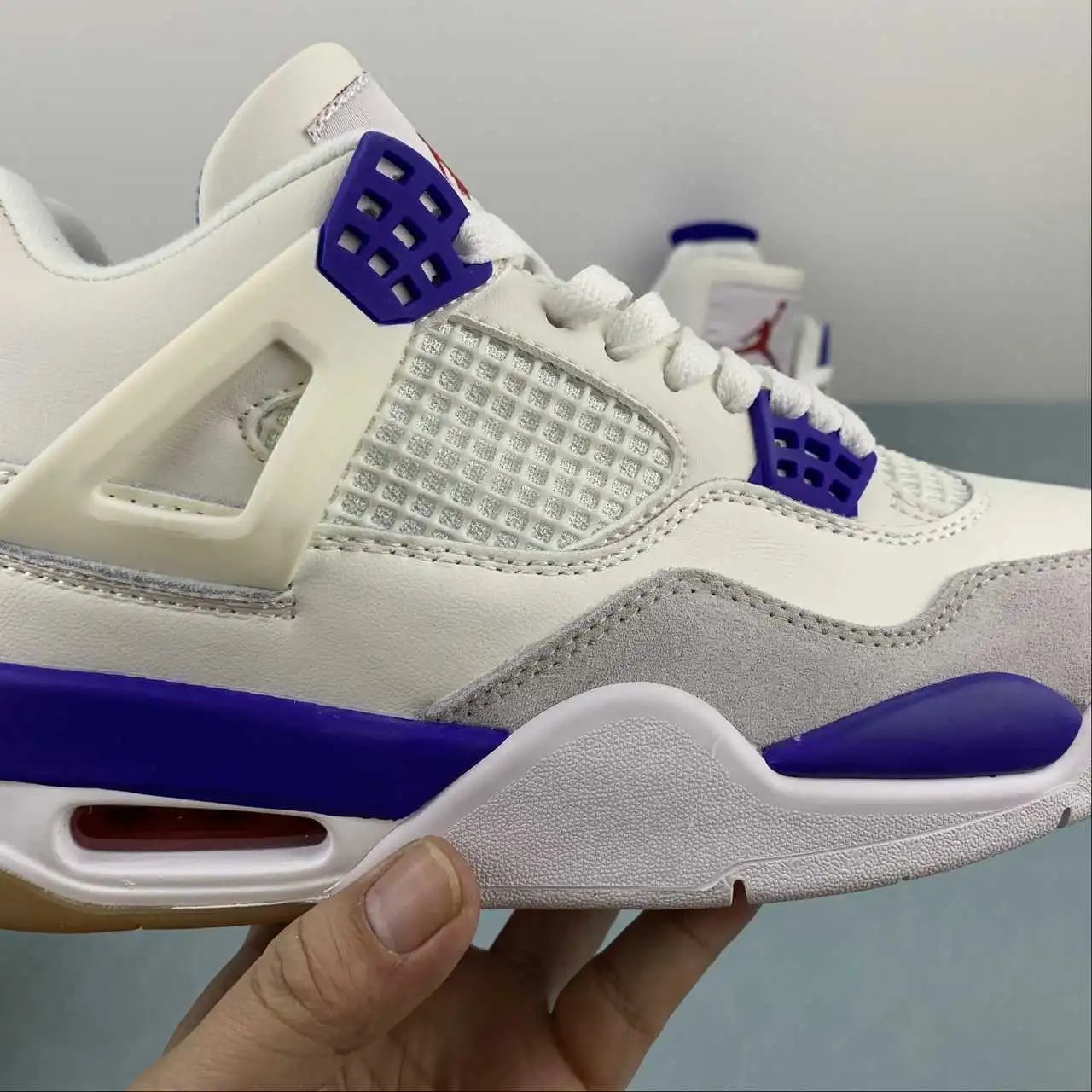 AJ4 × Nike SB DR5415-102 9