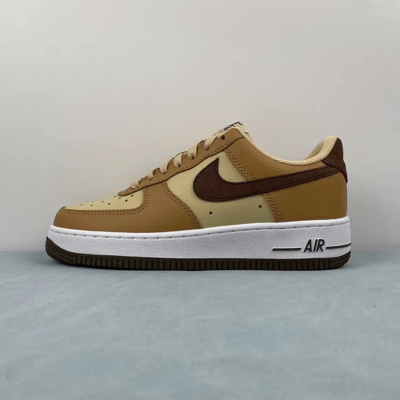 Nike Air Force 1 HQ3905-200 thumbnail 4