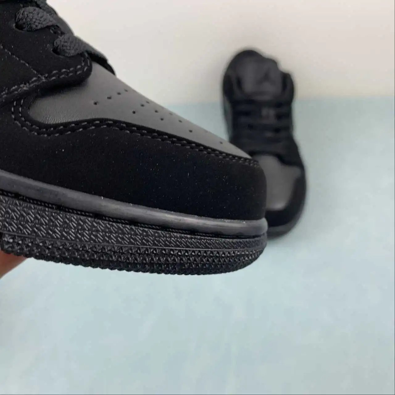 Air Jordan 1 Low 553558-025 7