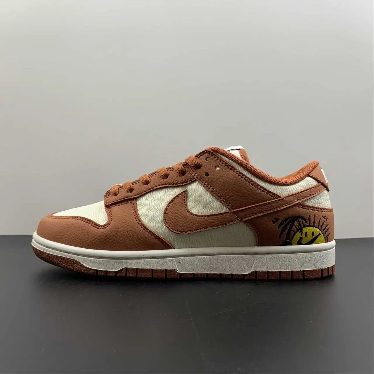 Nike Dunk Low DR5475-100 4