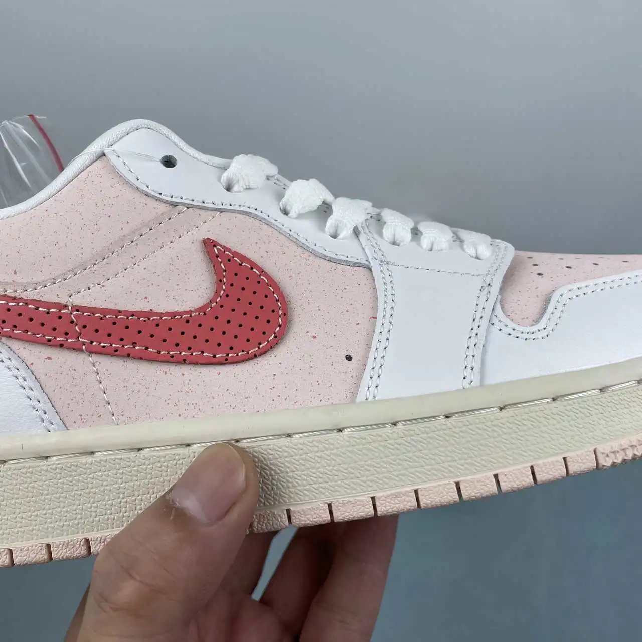 Air Jordan 1 Low IB8156-133 9