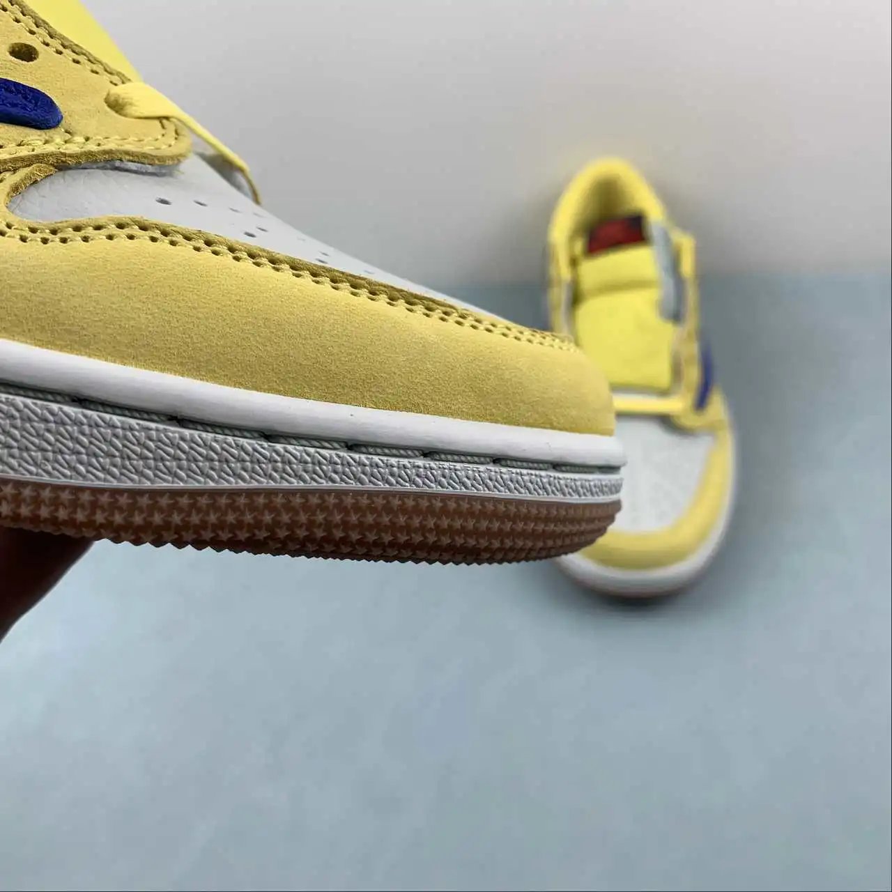 Air Jordan 1 Low DZ4137-700 7