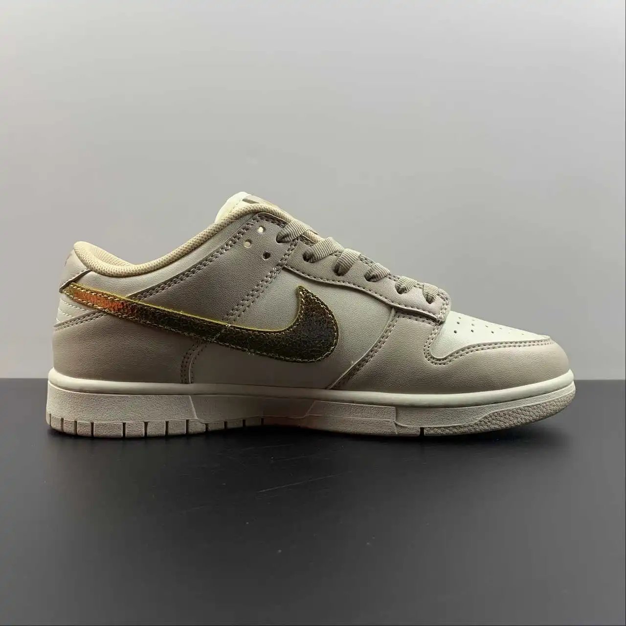 Nike Dunk Low DX5930-100 5