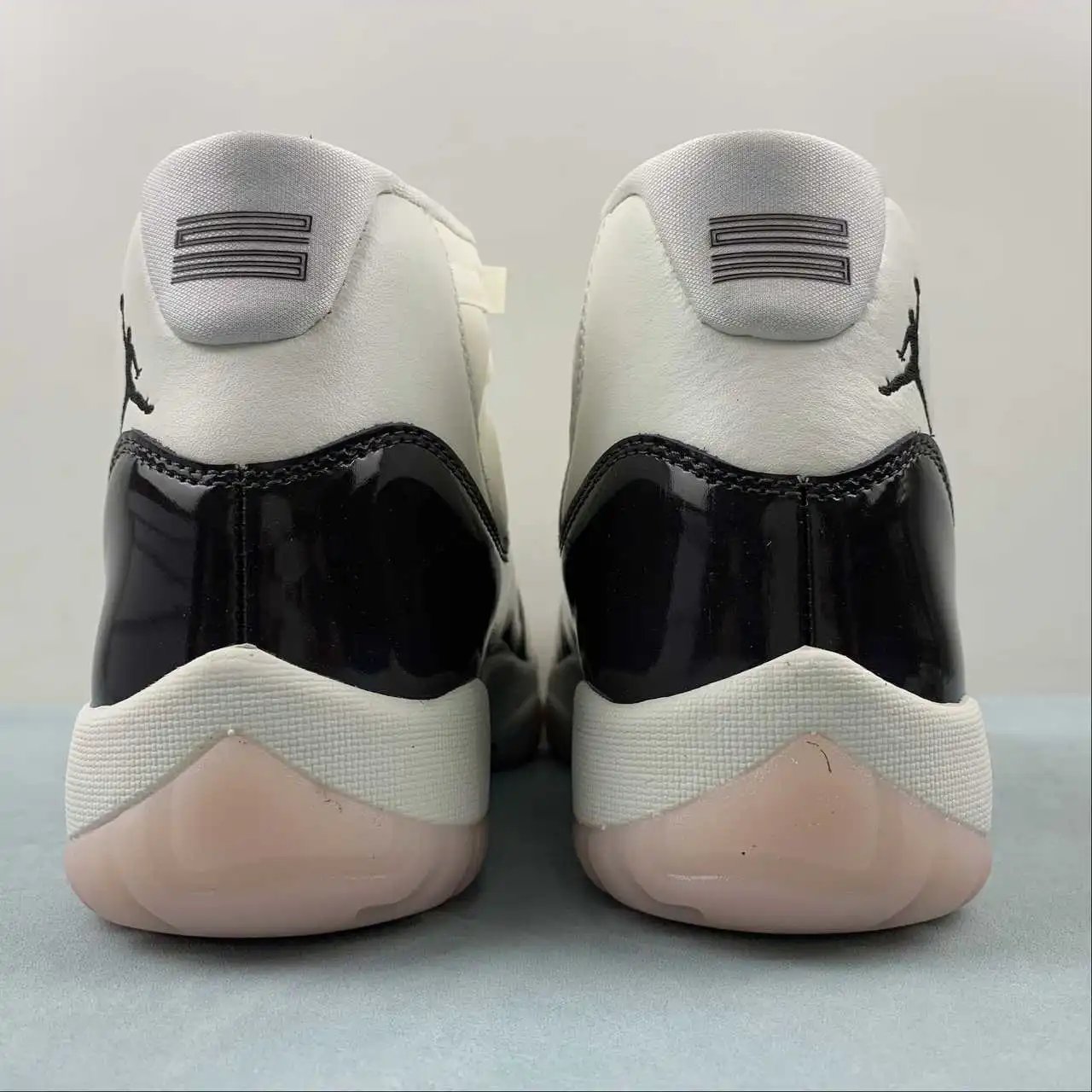 Air Jordan 11 AR0715-101 thumbnail 4