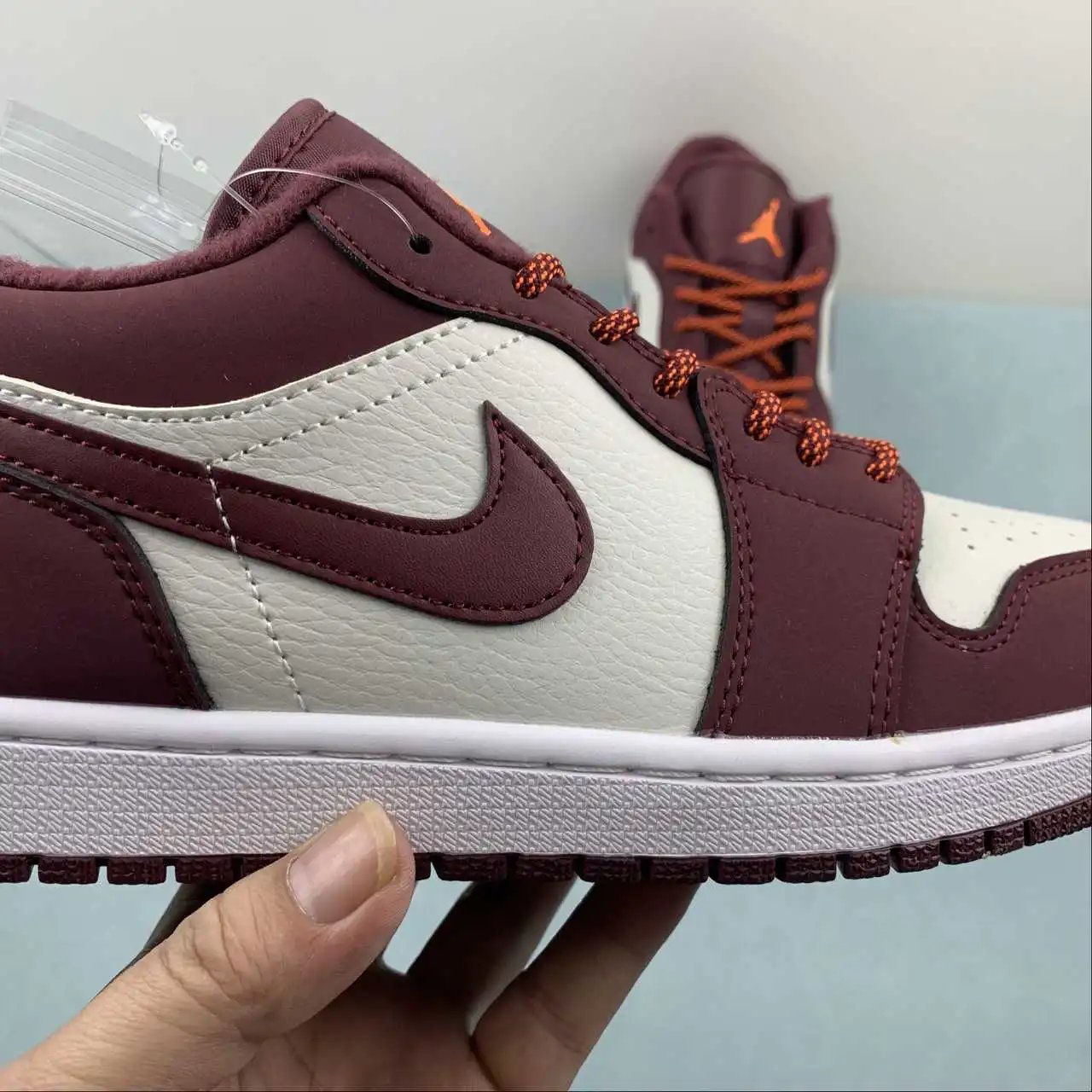 Air Jordan 1 Low 553560-068 9