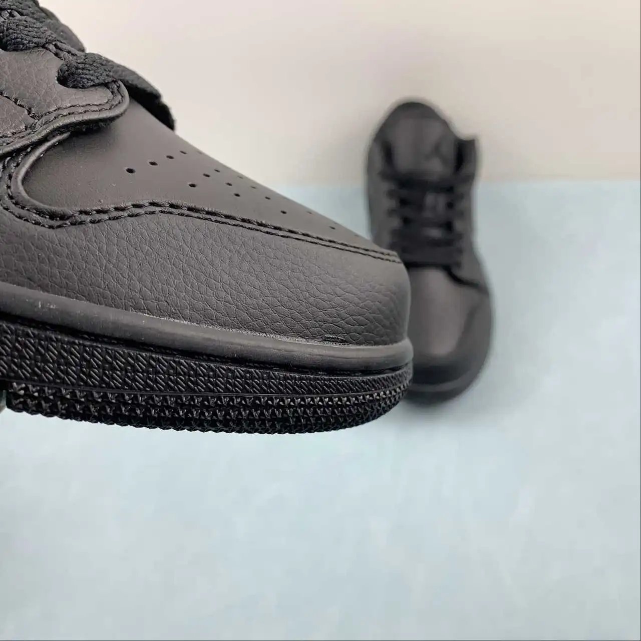 Air Jordan 1 Low 553558-091 7