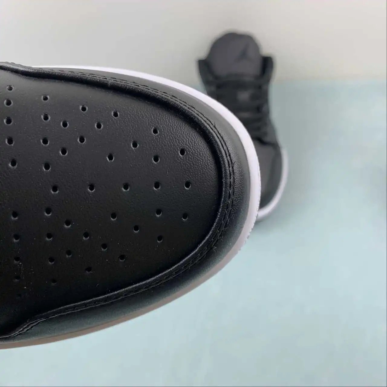 Air Jordan 1 Low FB9907-001 8