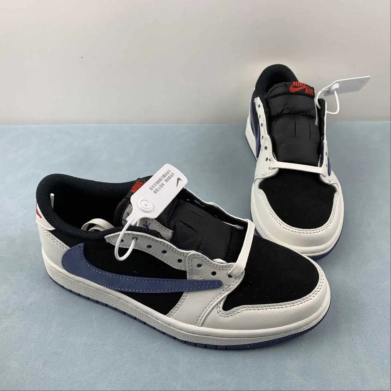 Air Jordan 1 Low DM7866-040 thumbnail 2
