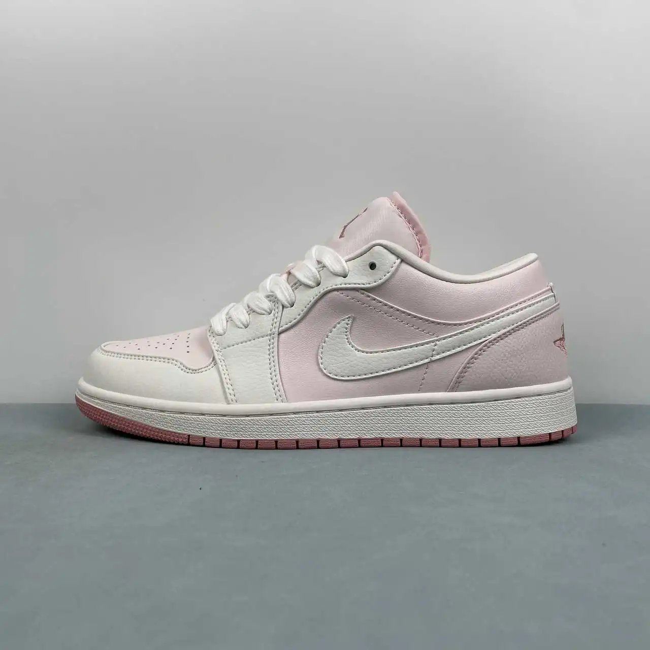 Air Jordan 1 Low IH0823-611 5