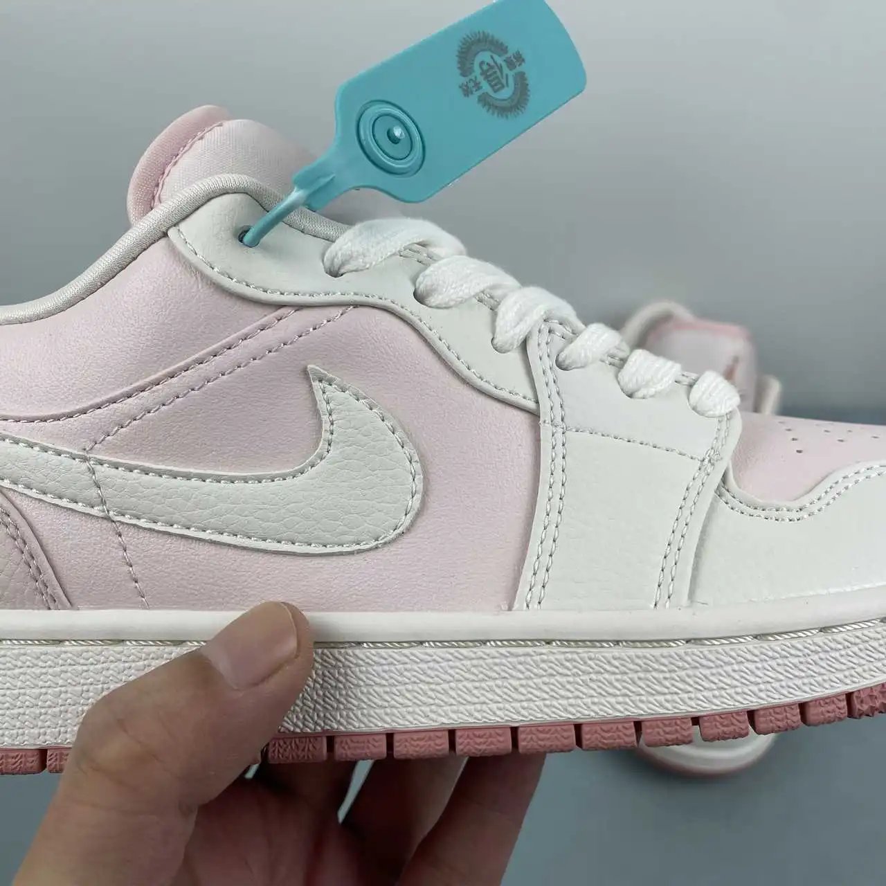 Air Jordan 1 Low IH0823-611 9