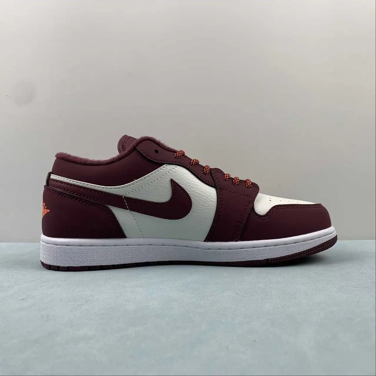 Air Jordan 1 Low 553560-068 6