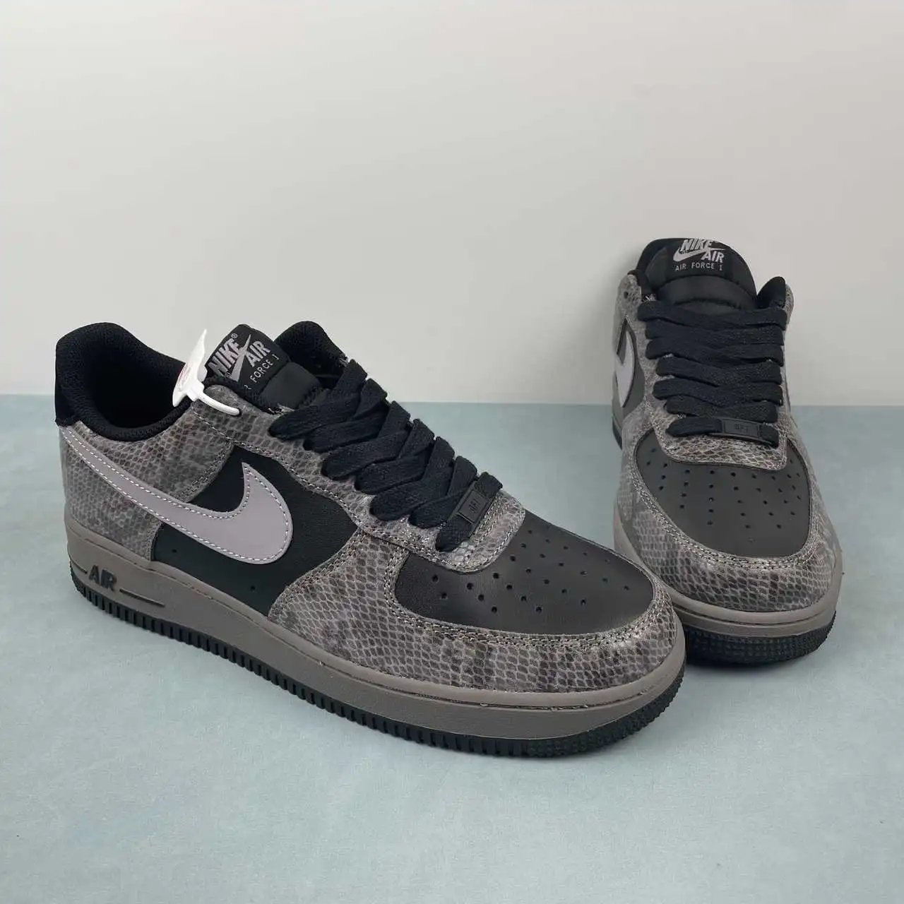 Nike Air Force 1 HF2898-001 thumbnail 2