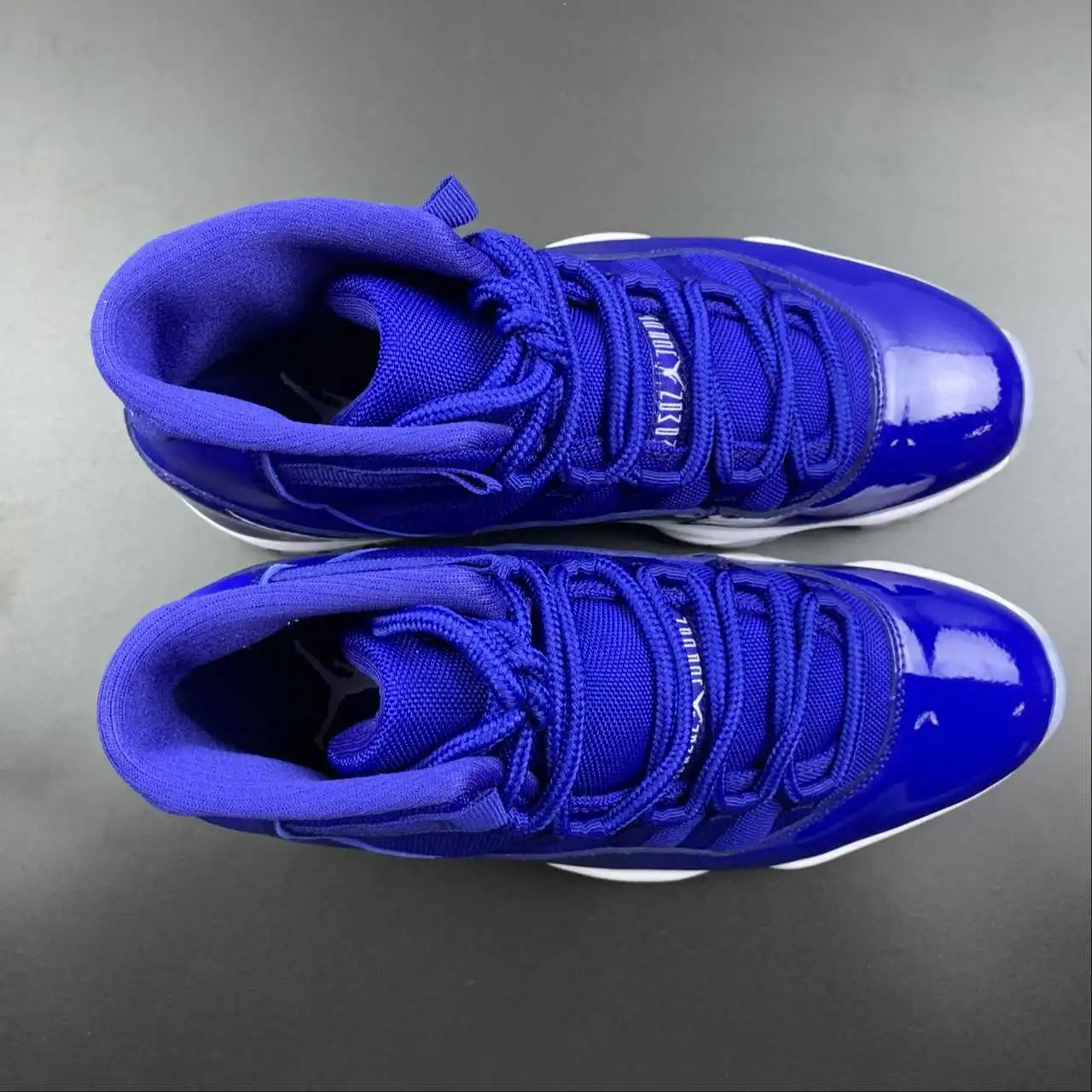 Air Jordan 11 AT7802-115 thumbnail 4