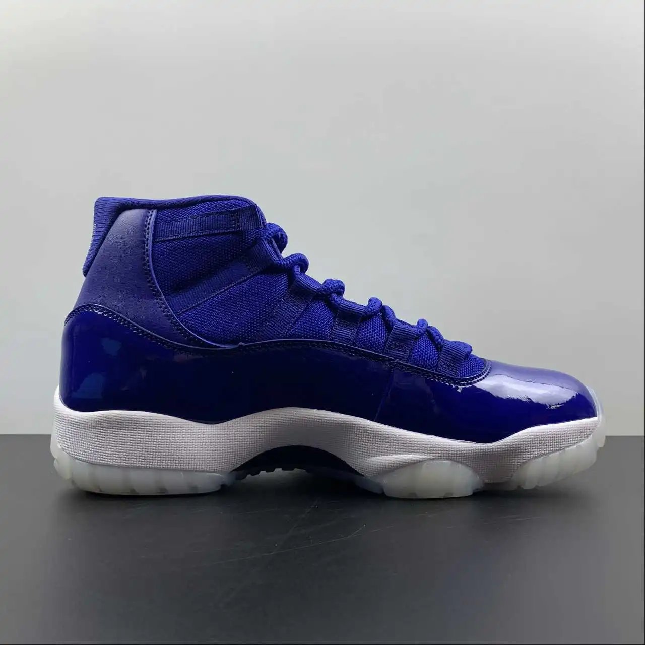 Air Jordan 11 AT7802-115 5