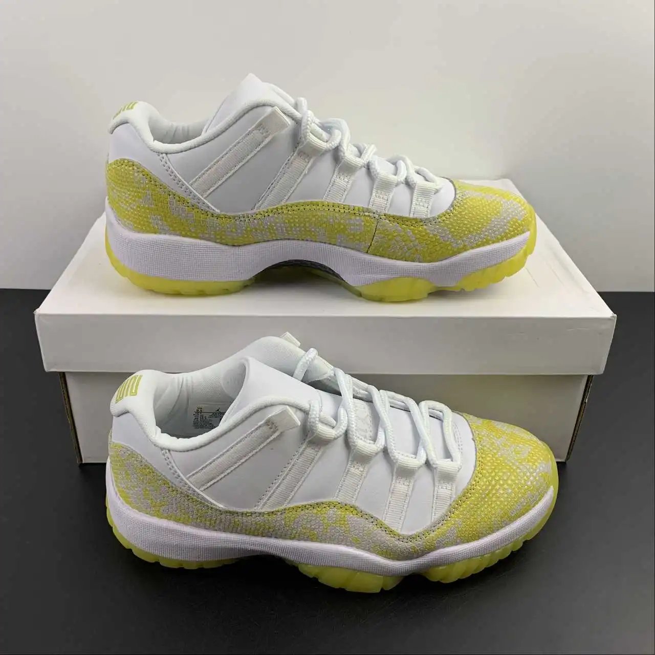 Air Jordan 11 AH7860-107