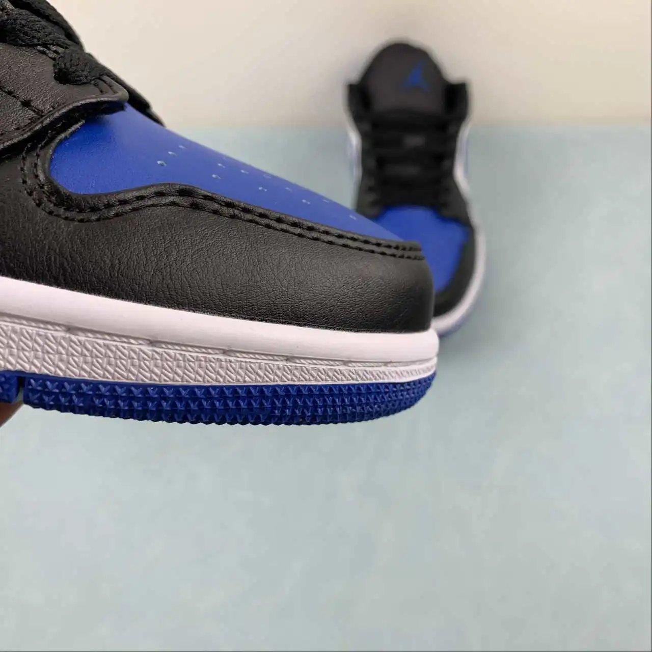 Air Jordan 1 Low 553560-140 7