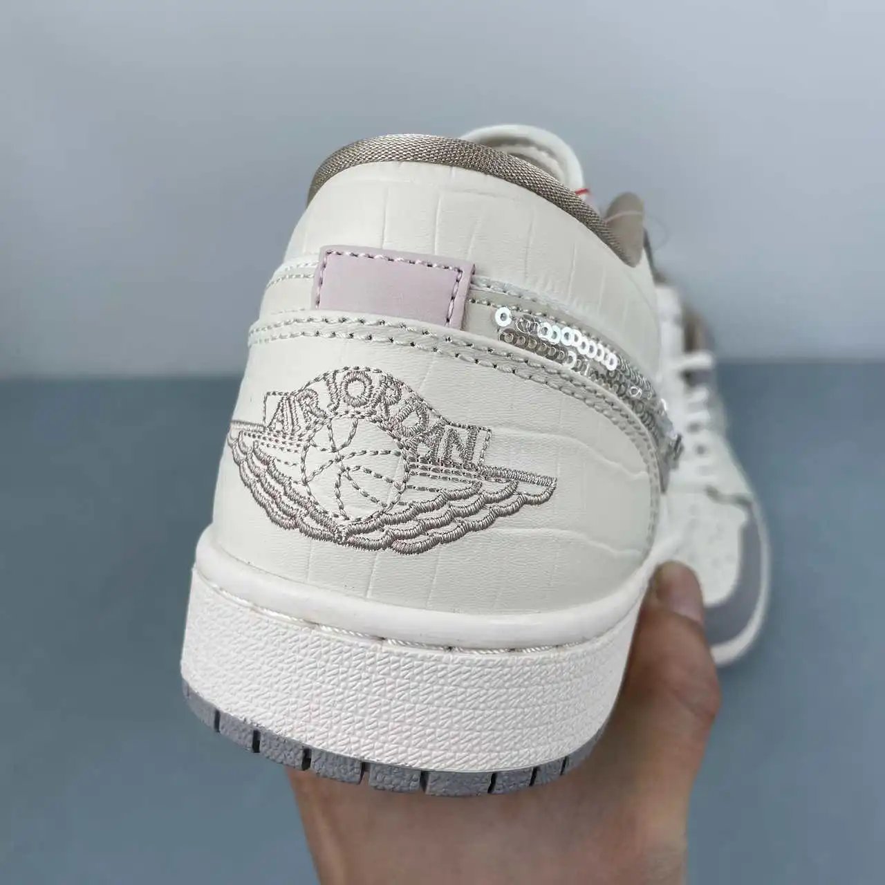 Air Jordan 1 Low IH7323-100 8