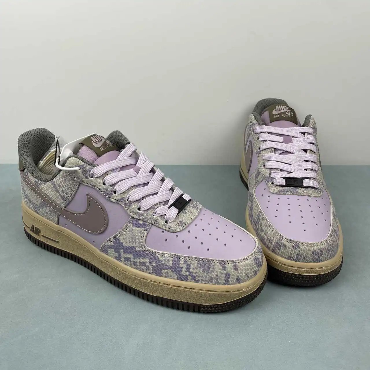 Nike Air Force 1 HF2898-500 thumbnail 2